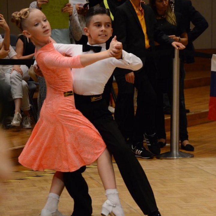 Über acht Tänze zum Ziel