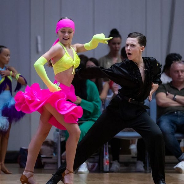 DTV dances in the final