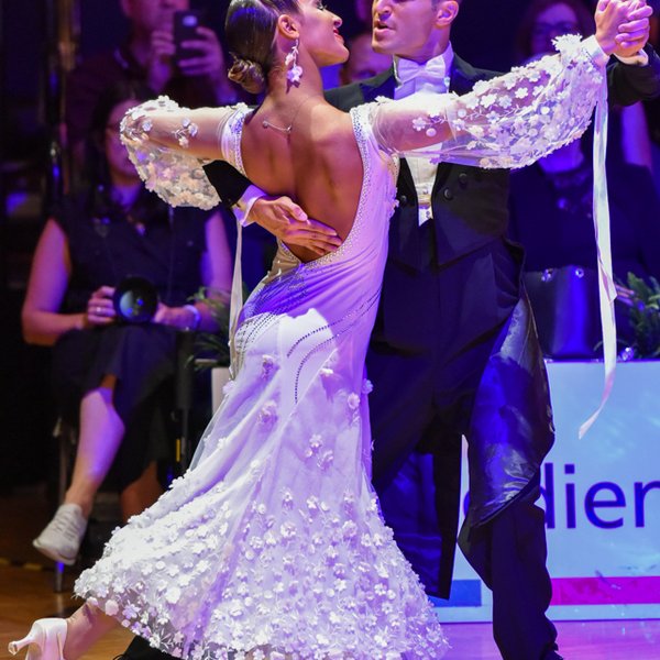 Pure emotions on the floor