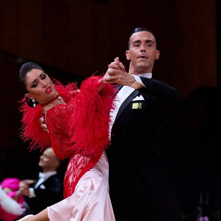 Knappe Entscheidung zwischen eins und zwei